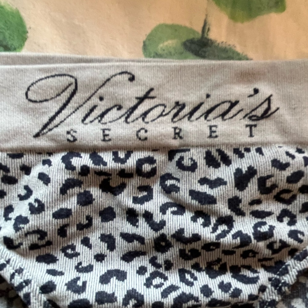 Victoria's Secret Leopard Print Panties XS UnderGarments Women’s Bottoms - Picture 2 of 6
